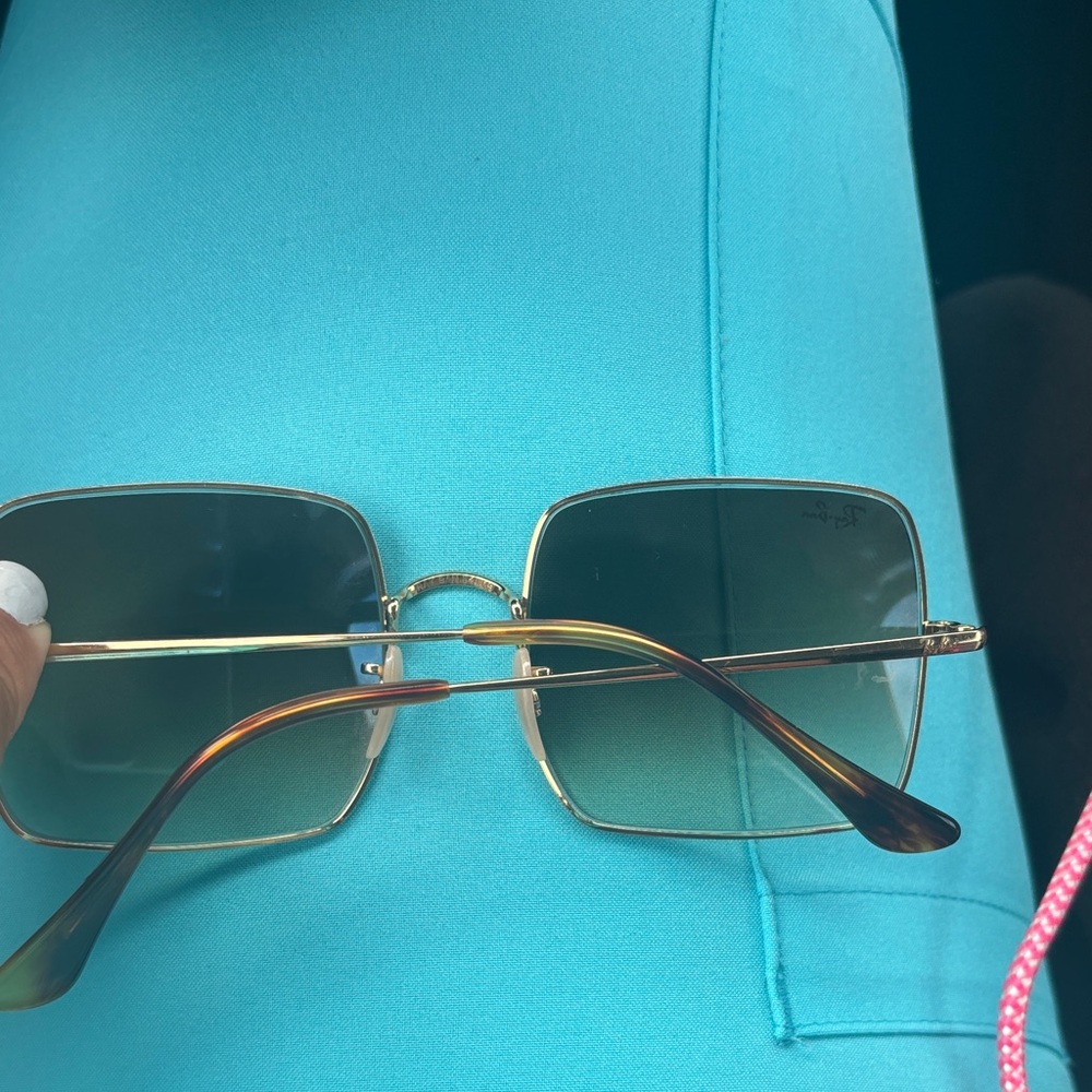 Ray-Ban Gold Frame Sunglasses with Dark Lenses - Picture 4 of 4
